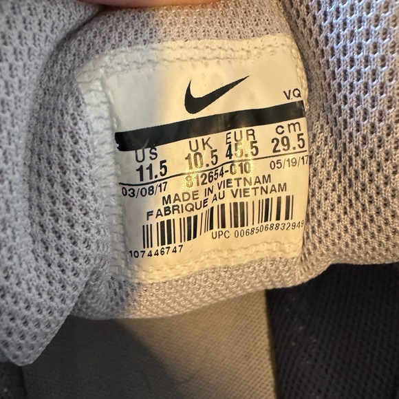 Nike Tanjun Gray & White Men’s 11.5 High End Running Shoes - Picture 9 of 10